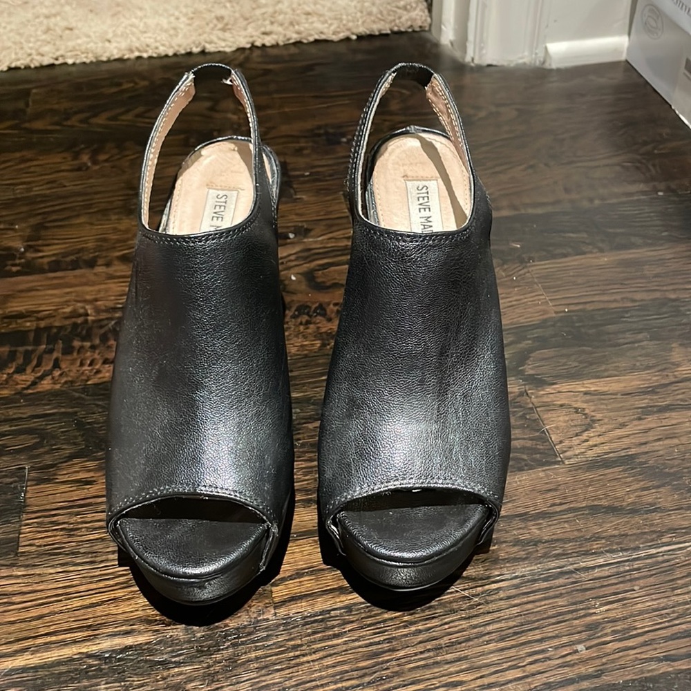 Steve Madden Wedge open toe shoe